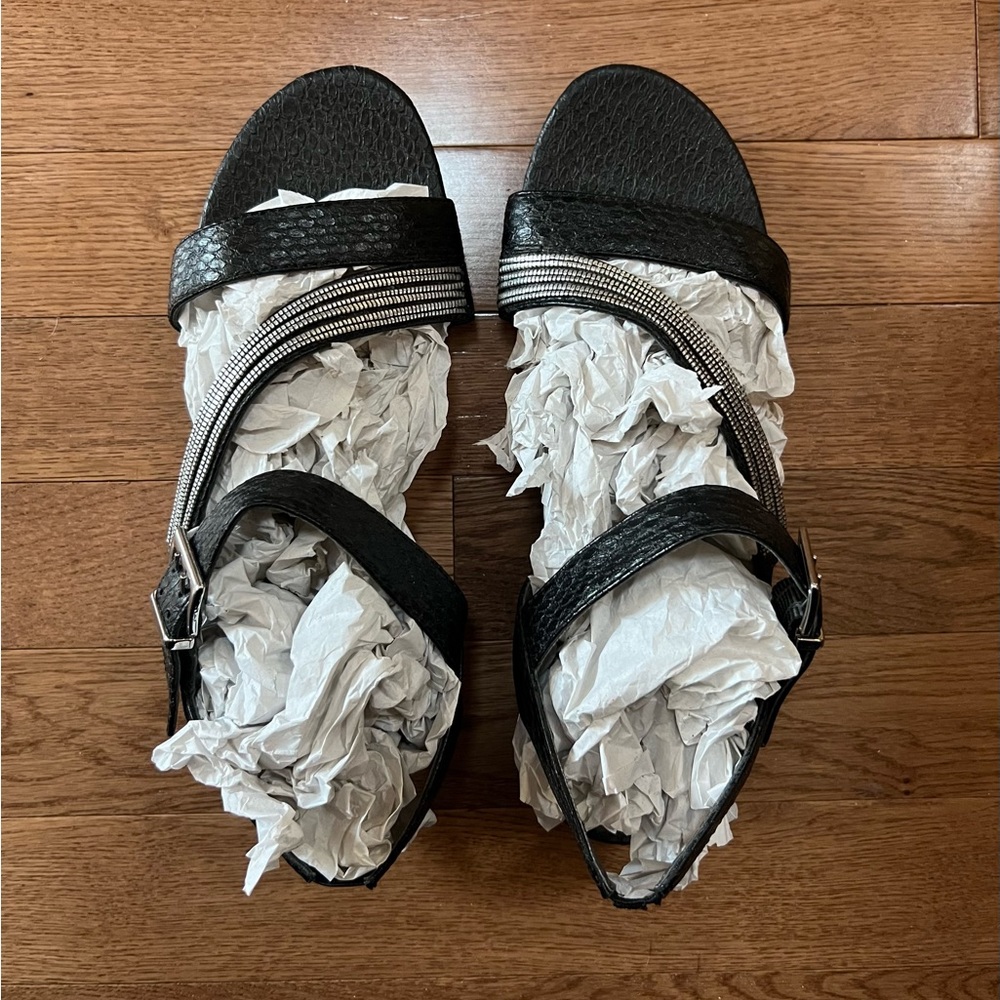 Life Stride Flex Sandal. Size 8. Black and Silver